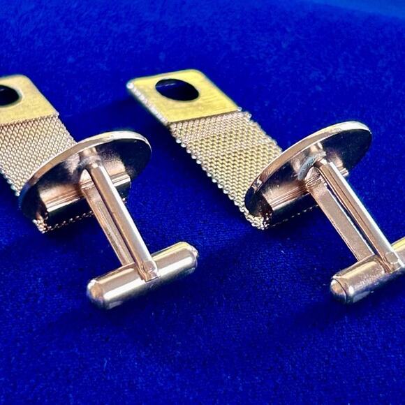 Vintage Blue and Red Bullseye Gold Tone Mesh Wrap Around Cufflinks - Picture 6 of 13